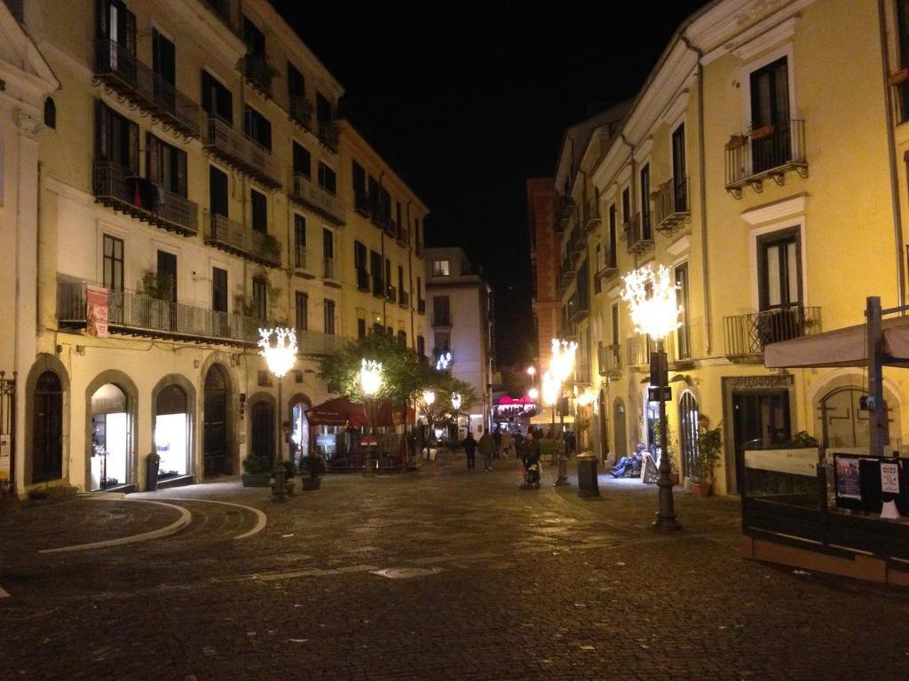 Zelzar Salerno Centro Exterior foto
